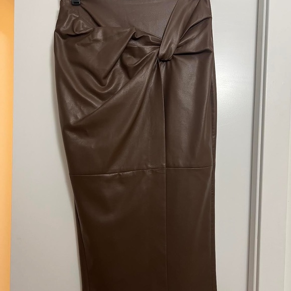 Brown (faux) Leather Skirt - Picture 2 of 4